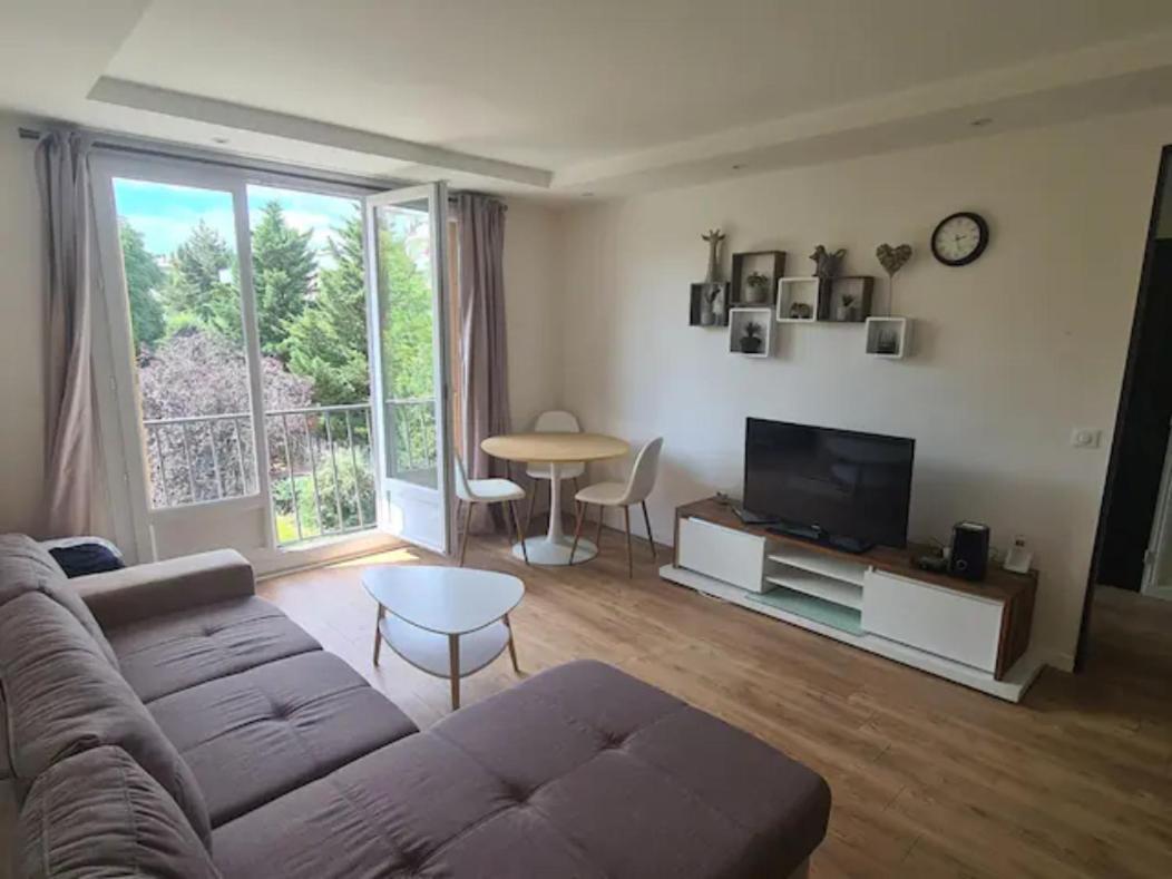 Sunny And Renovated Flat In Secure Residence 拉加雷讷科隆布 外观 照片