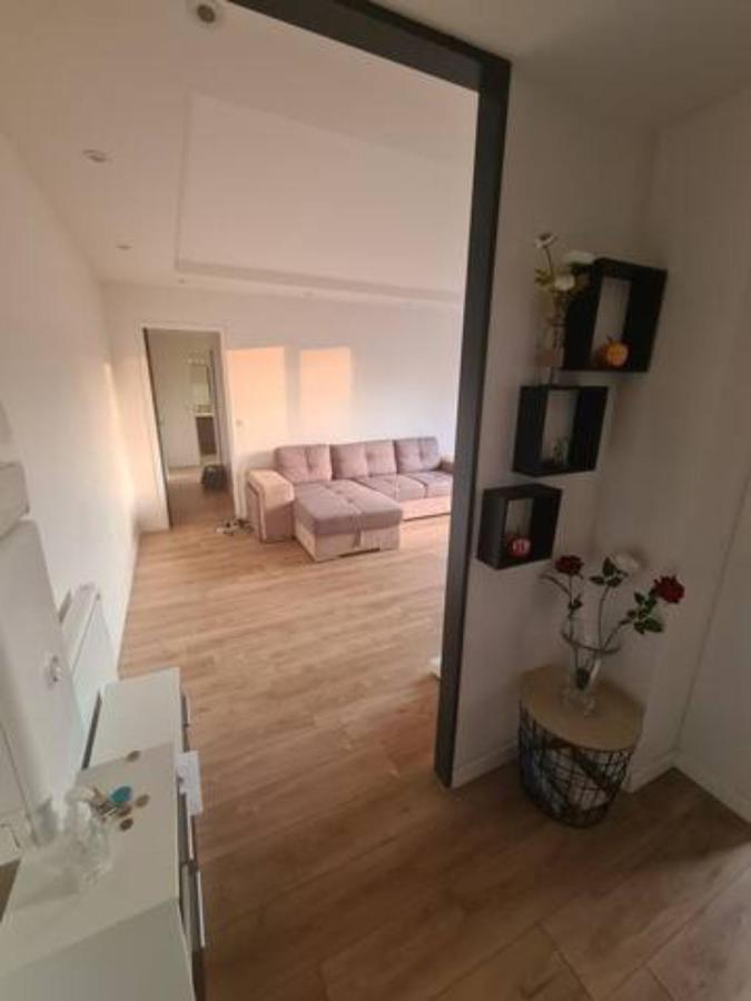 Sunny And Renovated Flat In Secure Residence 拉加雷讷科隆布 外观 照片
